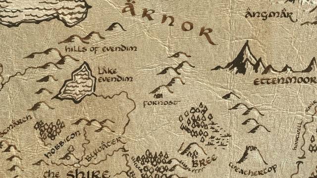Fornost and its surroundings on the parchment map of Middle-earth