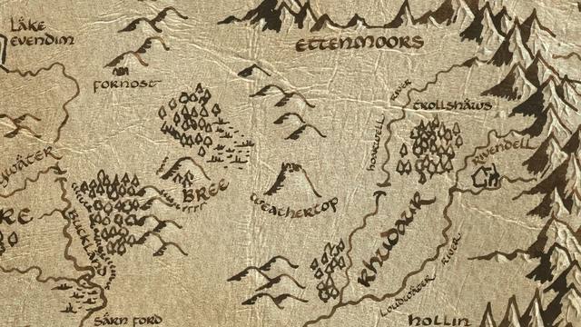 Weathertop and its surroundings on the parchment map of Middle-earth